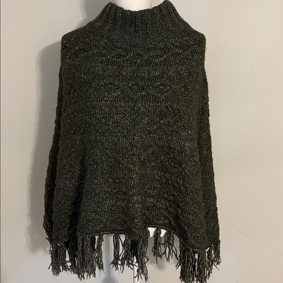 Time and Tru Olive Green Knit Fringe Poncho One Size - Picture 3 of 6